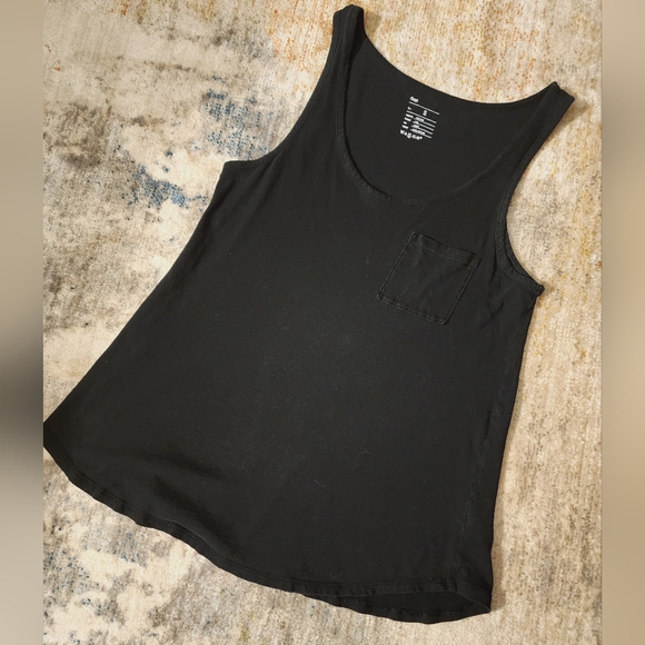 Bundle of 5 Cotton Tanks - Picture 14 of 16